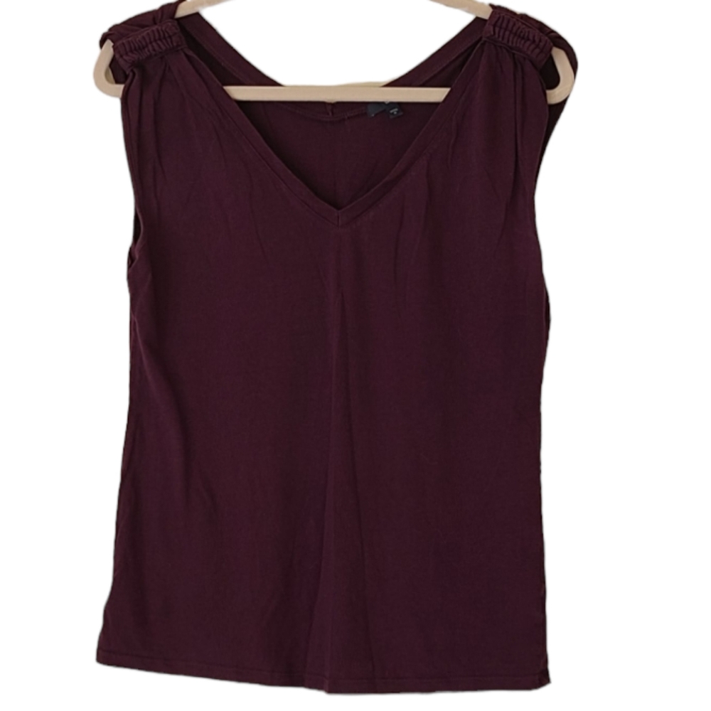 GAP  Purple Tank with decorative shoulder size M